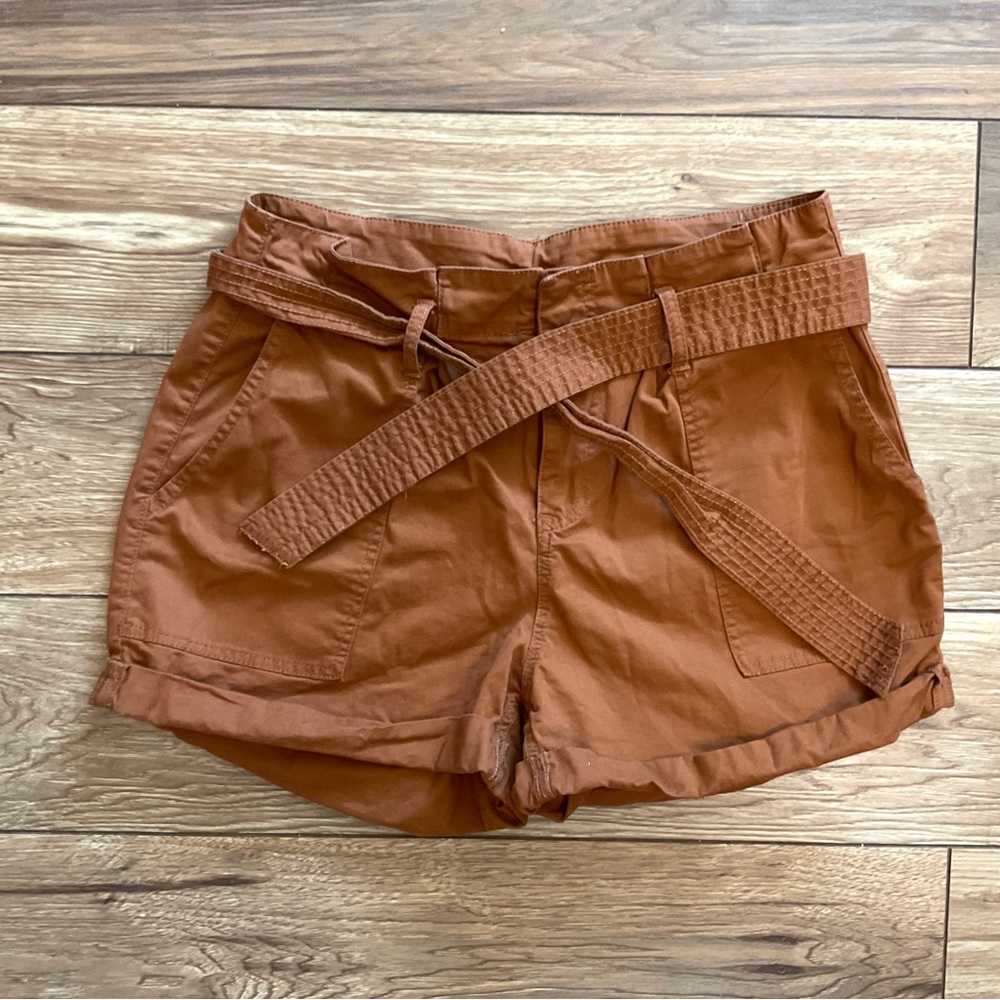 High Rise Belted Shorts - Picture 4 of 8
